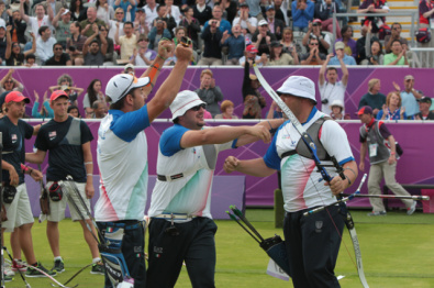 Gli azzurri esultatno al Lord's Cricket Ground per la conquista della medaglia d'oro