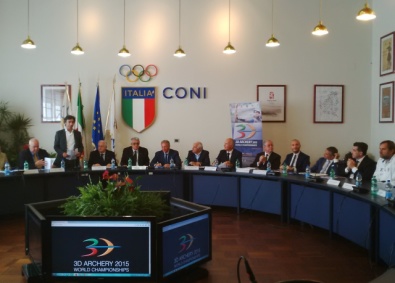 Il tavolo dei relatori nella Sala Giunta del CONI