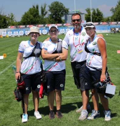 Le azzurre sul campo di gara di Bucarest