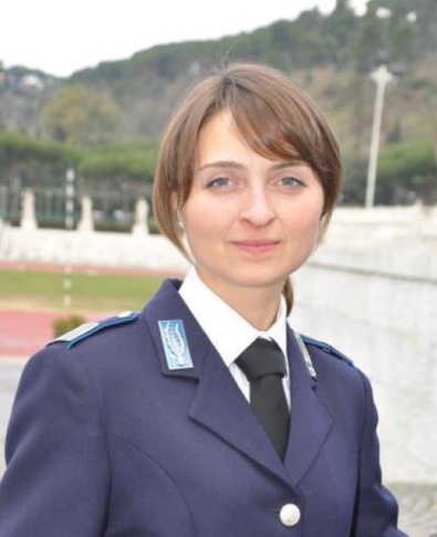 Irene Franchini con la divisa della Polizia Penitenziaria