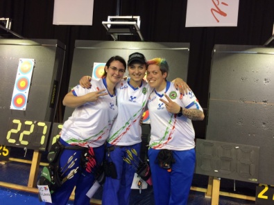 La squadra femminile compound