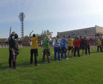 Arcieri durante i tiri fi prova di Plovdiv